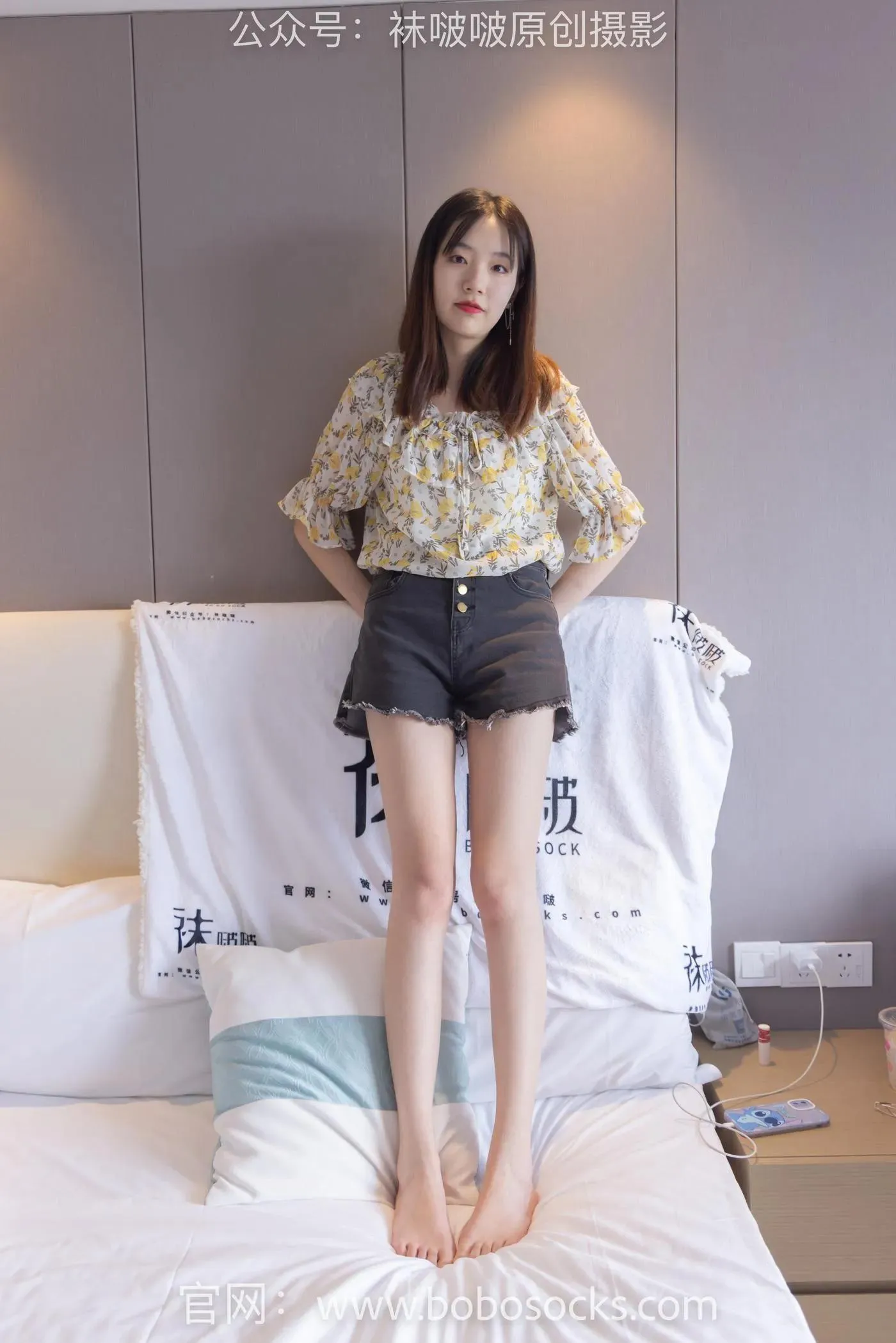 [BoBoSocks袜啵啵]NO.136 小甜豆-高跟长靴、白棉袜、裸足 [200P]插图